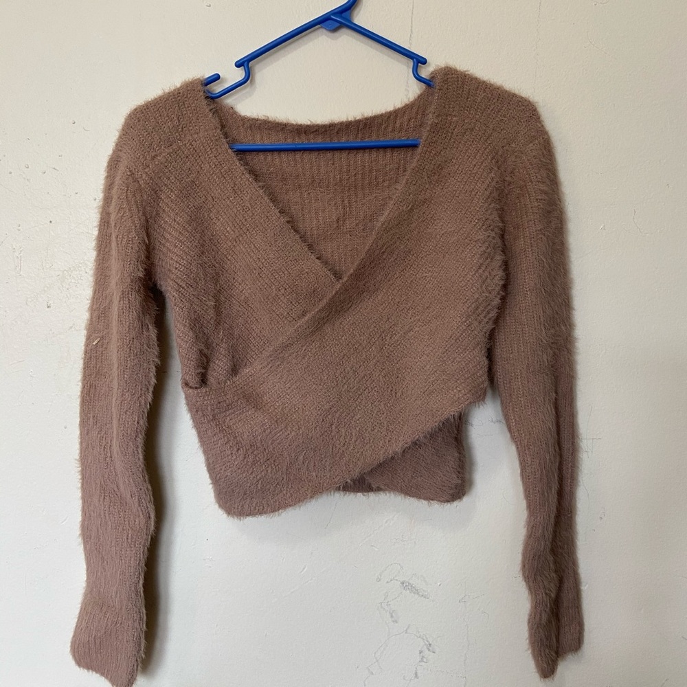 Cropped Windsor Fuzzy Wrap Top!